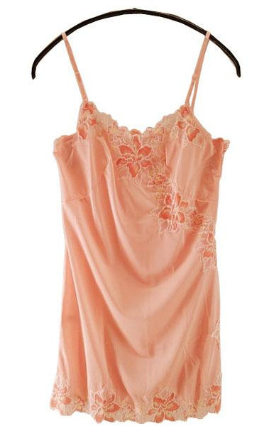 【スリップ】80-80サイズ|コーラルピンク|肩紐調節可|前レース|後レース|裾レース|左裾スリット